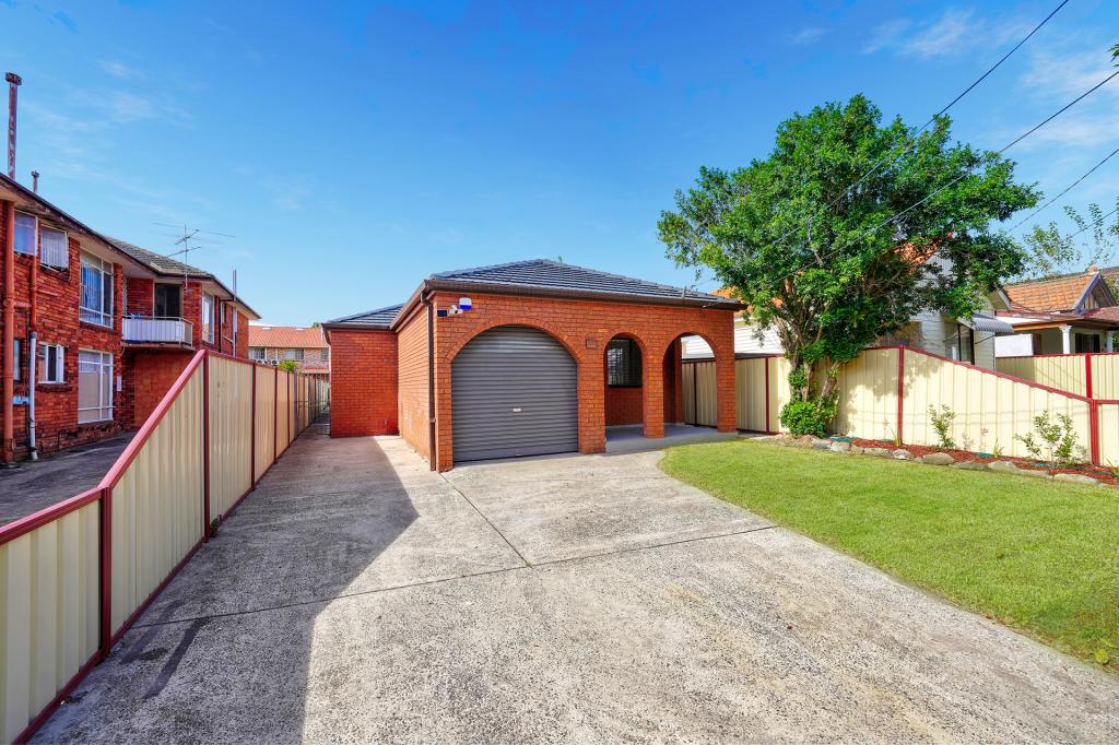 17 Fourth Ave, Campsie, NSW 2194