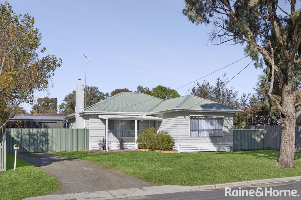 10 Warren St, Kyneton, VIC 3444