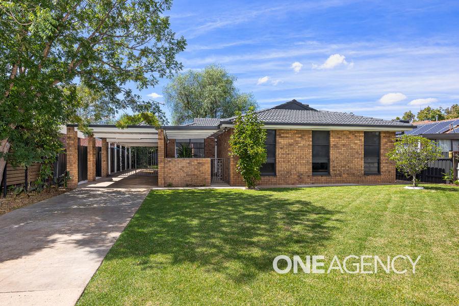 58 Maple Rd, Lake Albert, NSW 2650