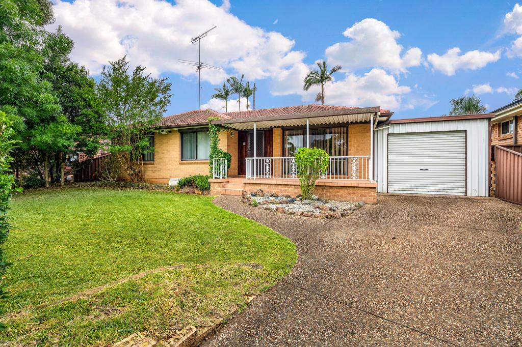 30 Bensbach Rd, Glenfield, NSW 2167