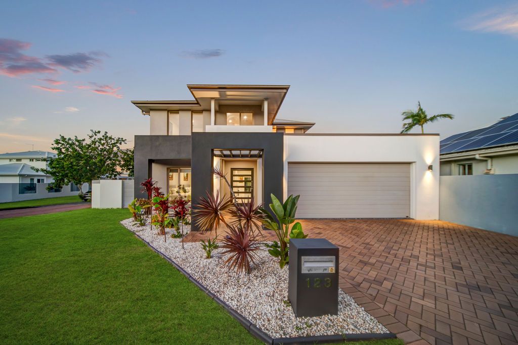 123 Grand Pde, Parrearra, QLD 4575