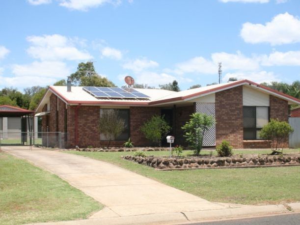 9 Hass St, Oakey, QLD 4401