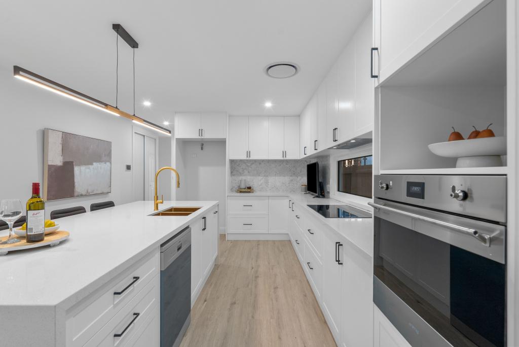 18 Yarrabin St, Coorparoo, QLD 4151