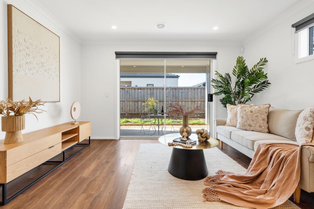 24 CONSTABLE ST, BEVERIDGE, VIC 3753