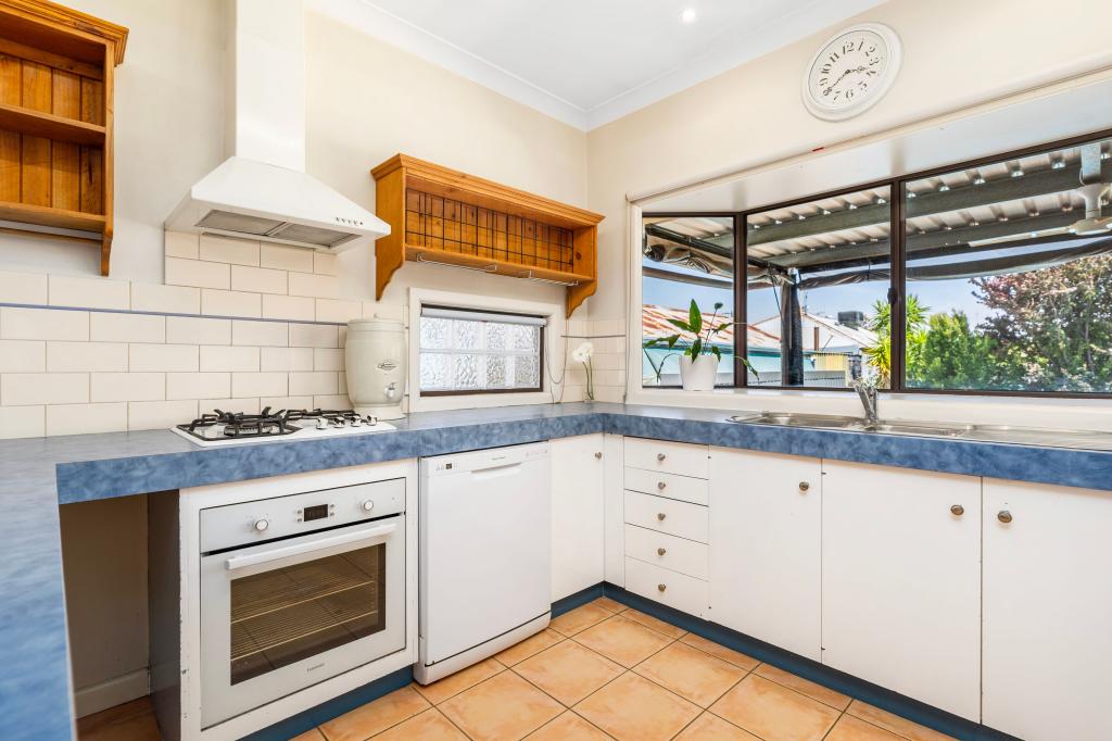 541 Comans Ave, Lavington, NSW 2641