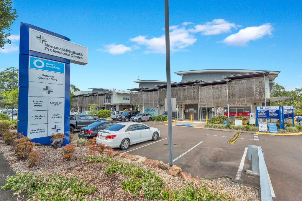 90 GOODCHAP ST, NOOSAVILLE, QLD 4566