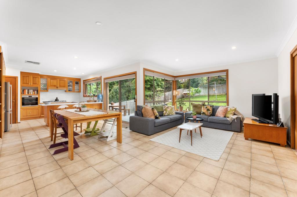 38 Wellington Park Dr, Warranwood, VIC 3134