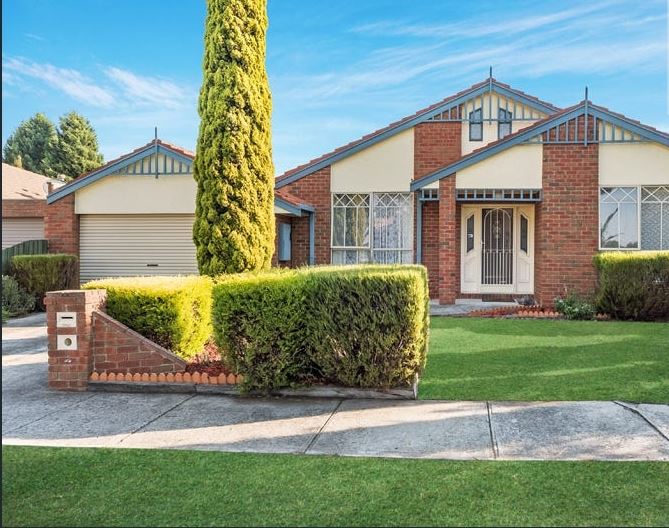 15 Carroll Cres, Mill Park, VIC 3082