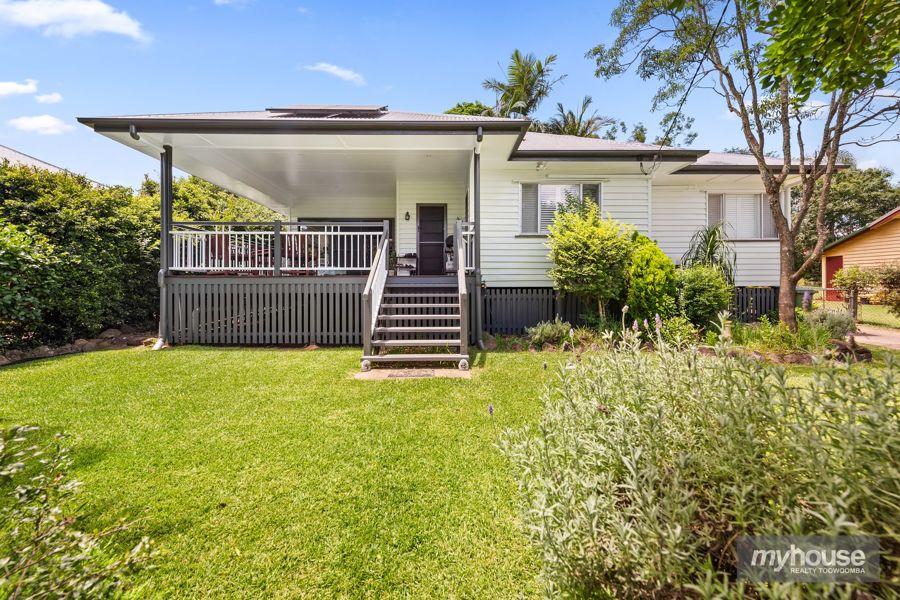 10 Yeates St, Harlaxton, QLD 4350