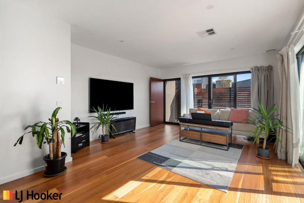 12b Harold White, Coombs, ACT 2611