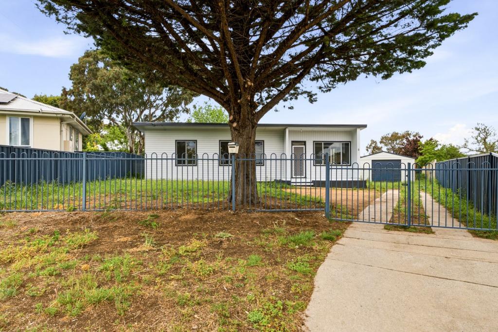 8 Kurrajong St, Karabar, NSW 2620