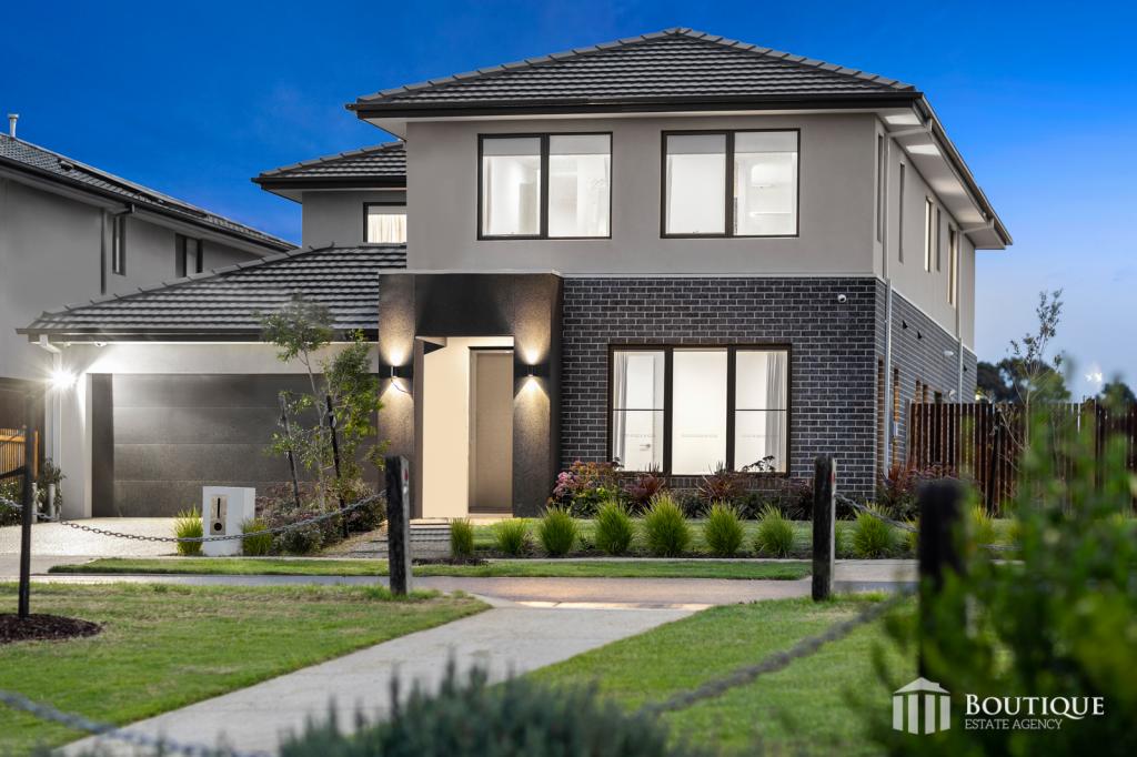 2 Woolly Pde, Clyde North, VIC 3978