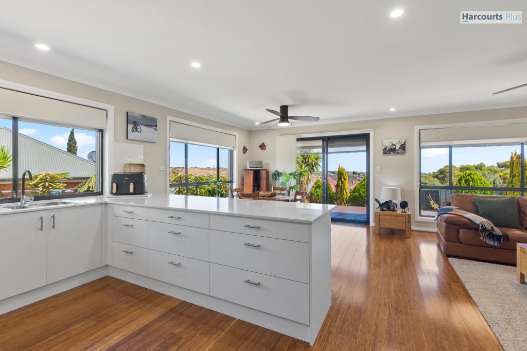 15 Sally Ct, Hallett Cove, SA 5158