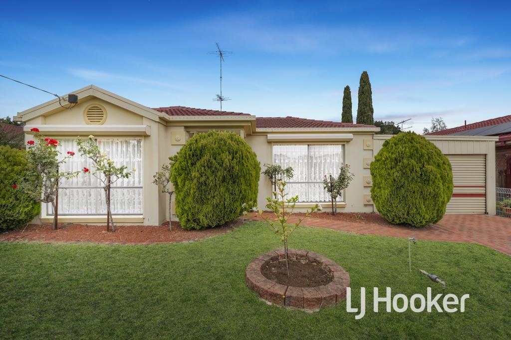 8 Warana Dr, Hampton Park, VIC 3976