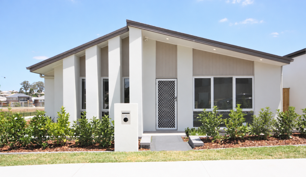 1 Romney St, Elderslie, NSW 2570
