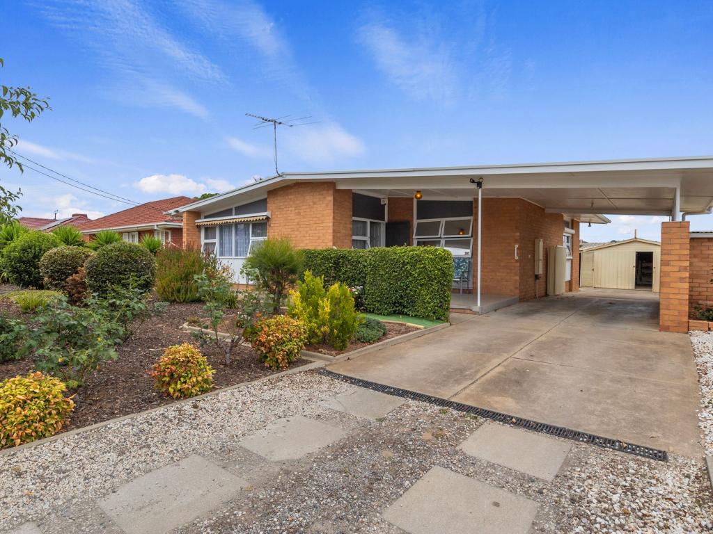 14 Elizabeth Rd, Christie Downs, SA 5164