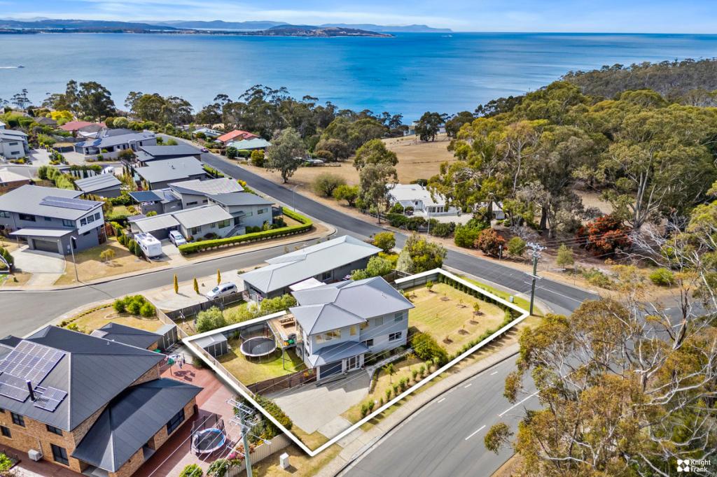 74 Tinderbox Rd, Blackmans Bay, TAS 7052