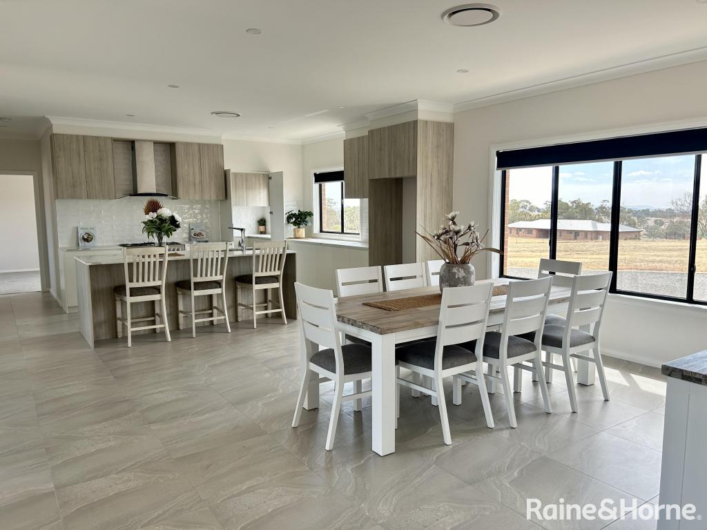 20 Crowe Rd, Young, NSW 2594