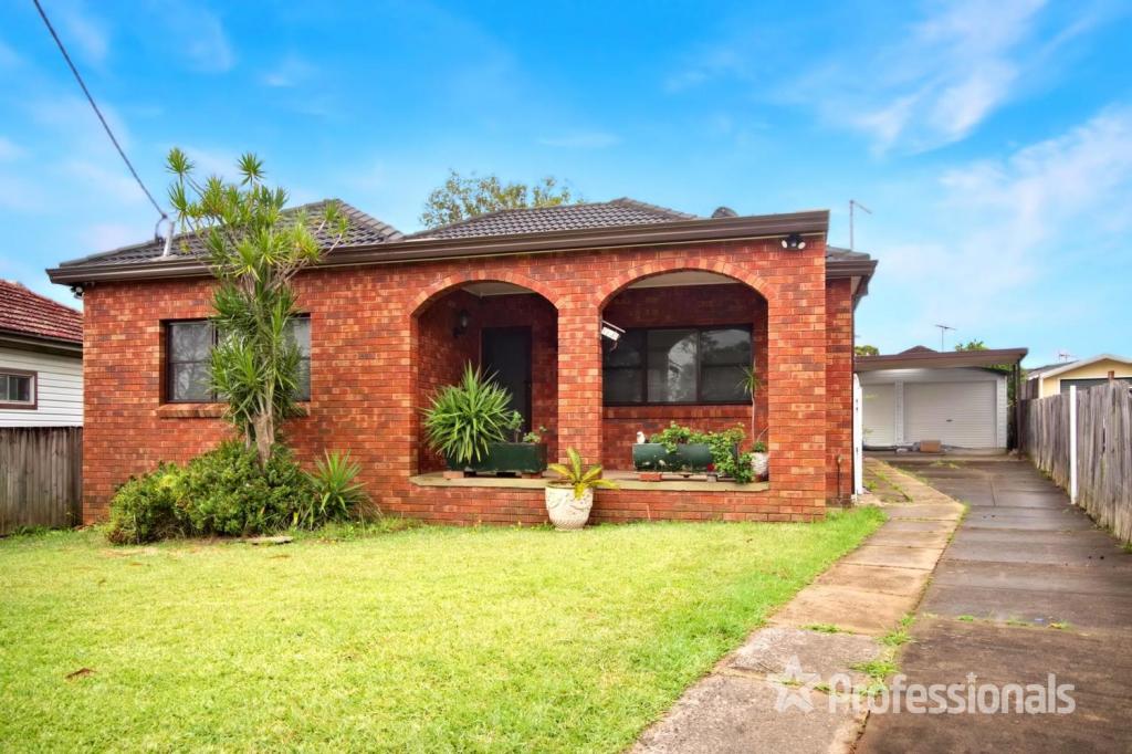 13 NEWMAN ST, BASS HILL, NSW 2197