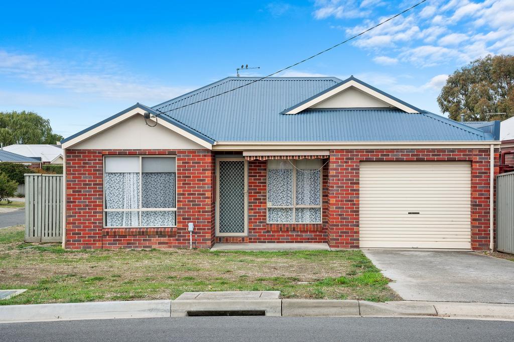 24 Howard St, Sebastopol, VIC 3356