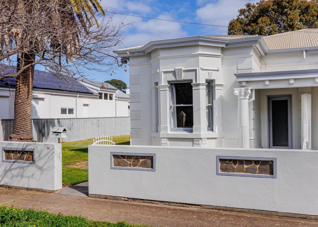 19 PENNY ST, SEMAPHORE, SA 5019
