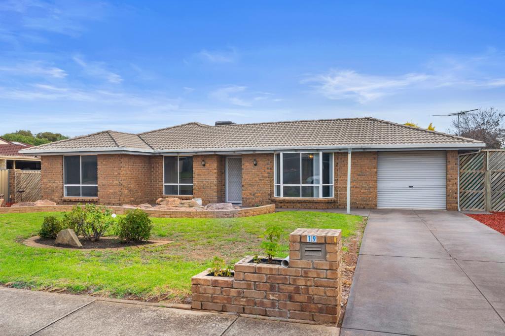 19 Nannigai Dr, Hallett Cove, SA 5158