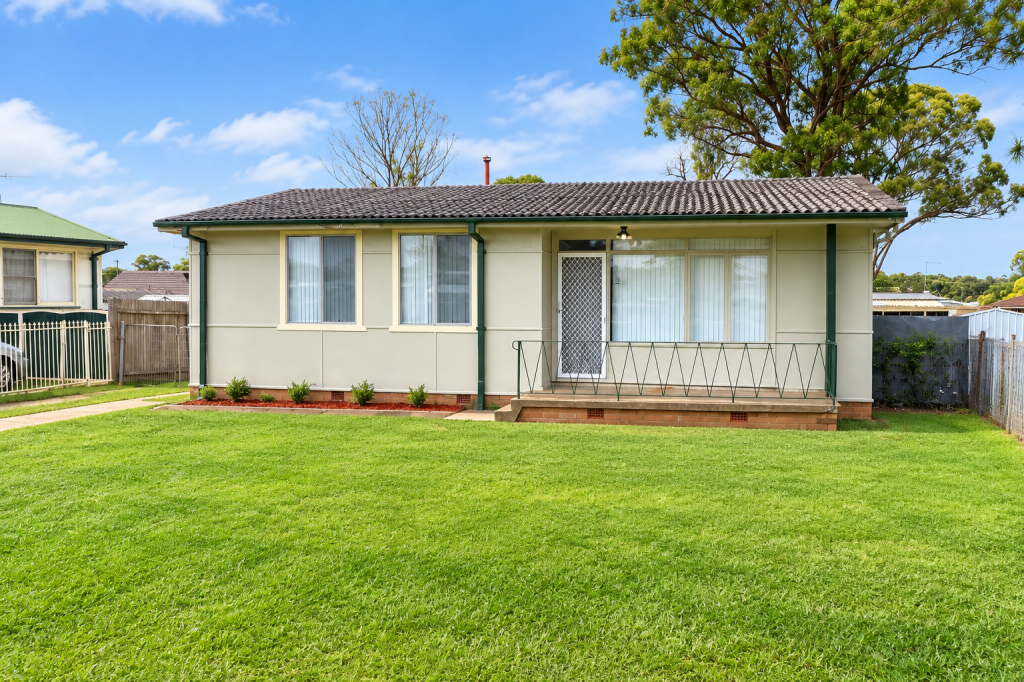 17 Jindabyne St, Heckenberg, NSW 2168