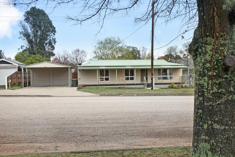 5 Duffy St, Woodend, VIC 3442