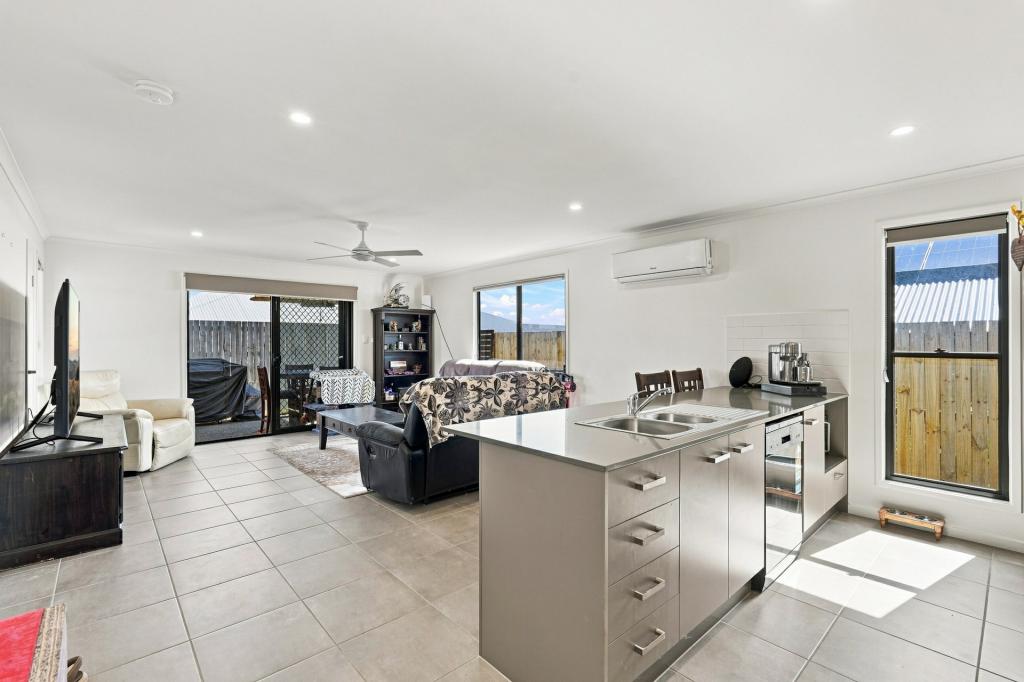 10 Monarch St, Flagstone, QLD 4280