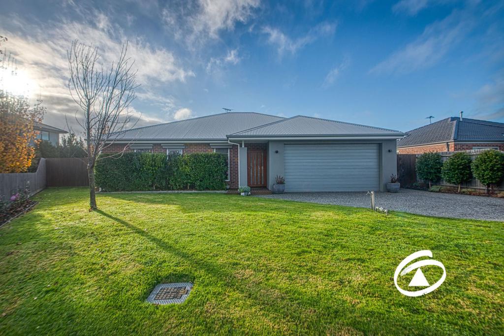 27 Royanne Cl, Bunyip, VIC 3815