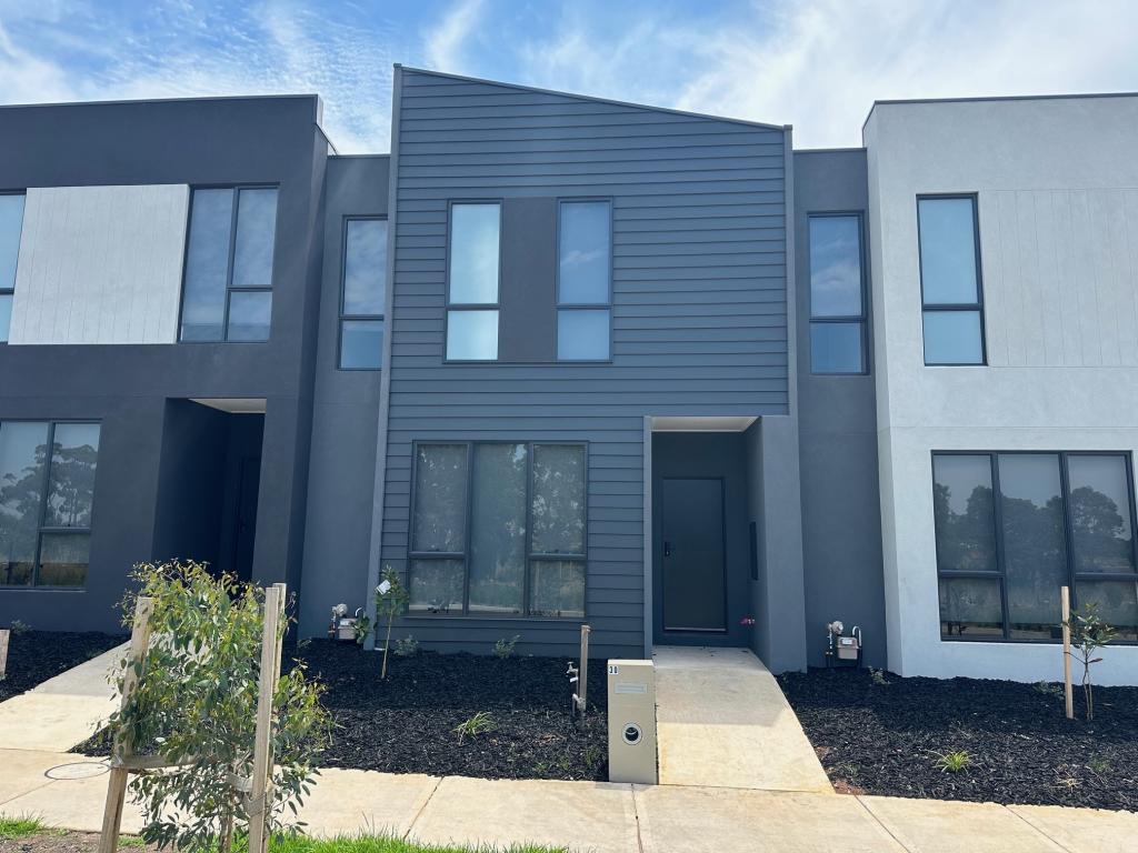 30 CHARLESTON RD, DEANSIDE, VIC 3336