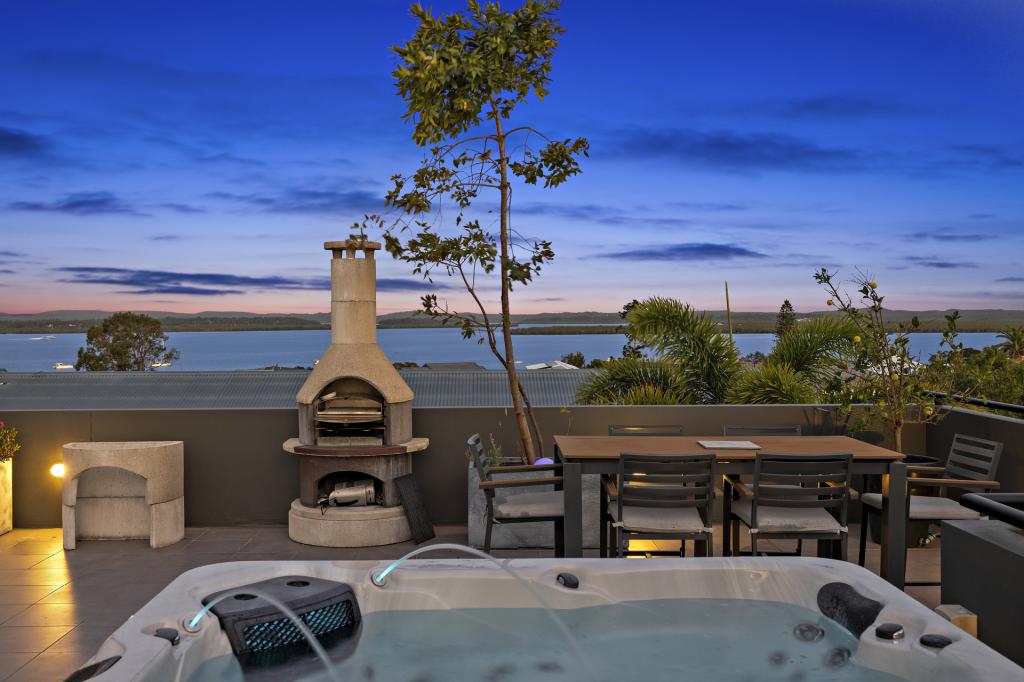 9 Wilohurst Dr, Redland Bay, QLD 4165