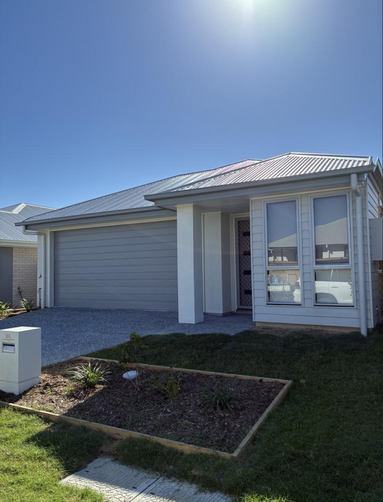 24 Matterhorn Way, White Rock, QLD 4306