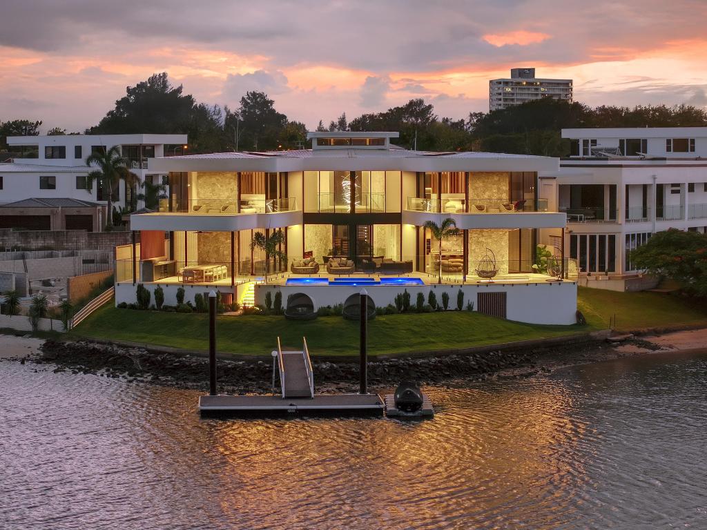 20 Rebecca Ct, Broadbeach Waters, QLD 4218