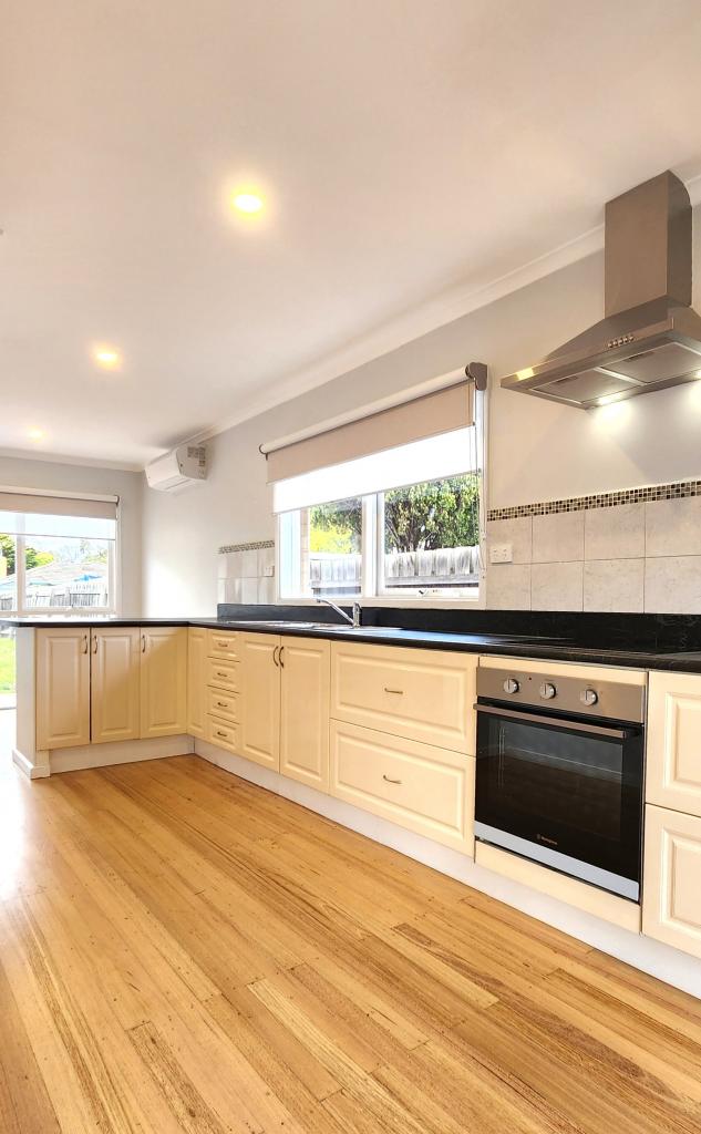 66 Station Rd, Melton South, VIC 3338