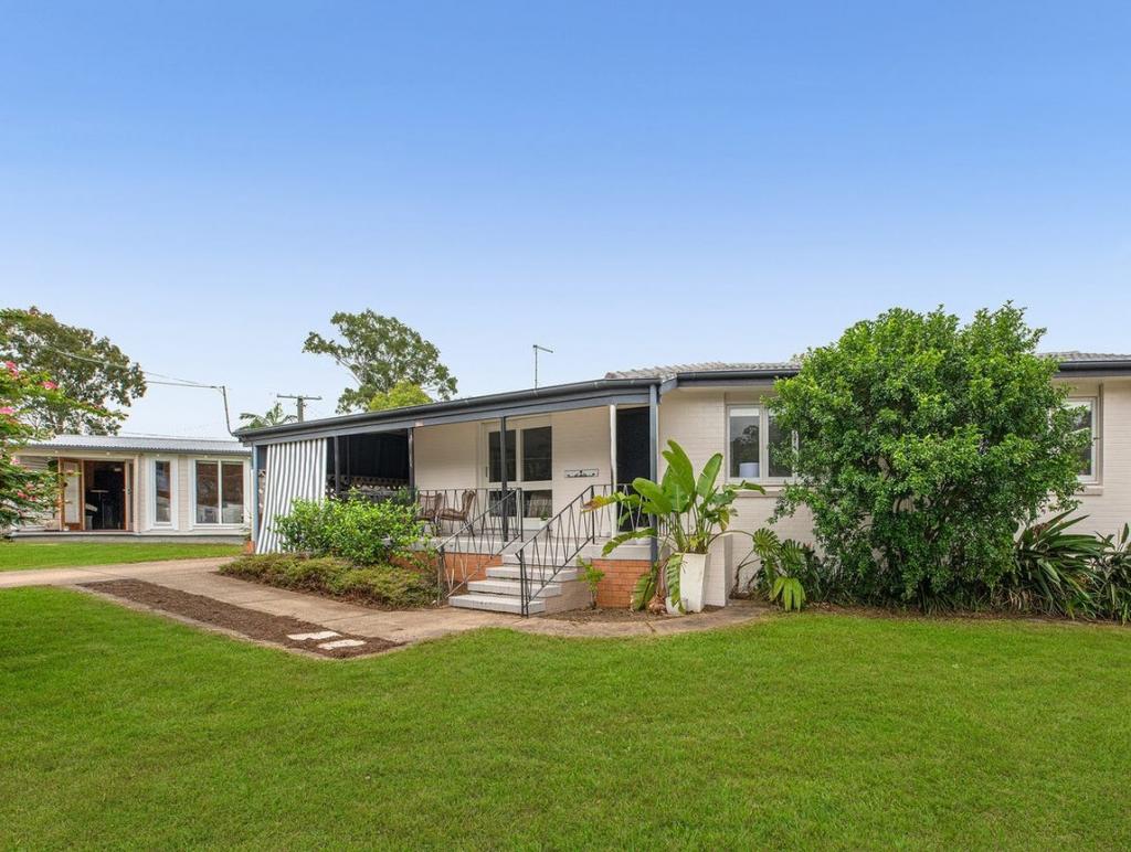 27 Kingussie St, Kenmore, QLD 4069