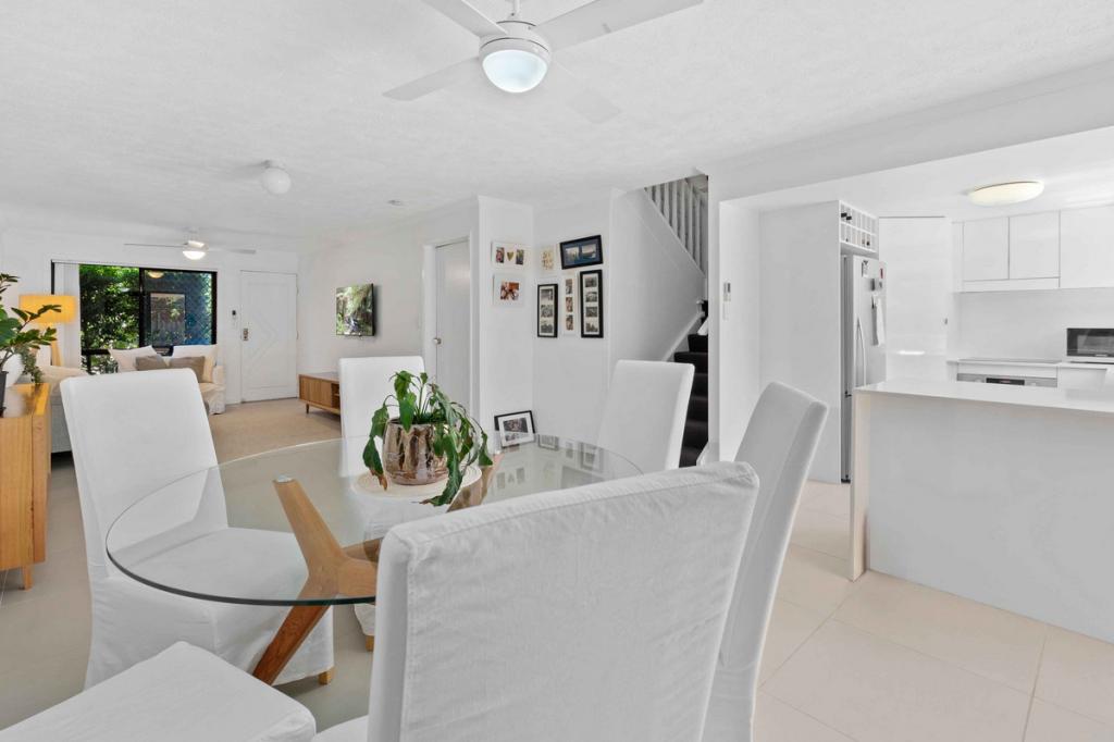 4/6-8 Warbler Pde, Varsity Lakes, QLD 4227