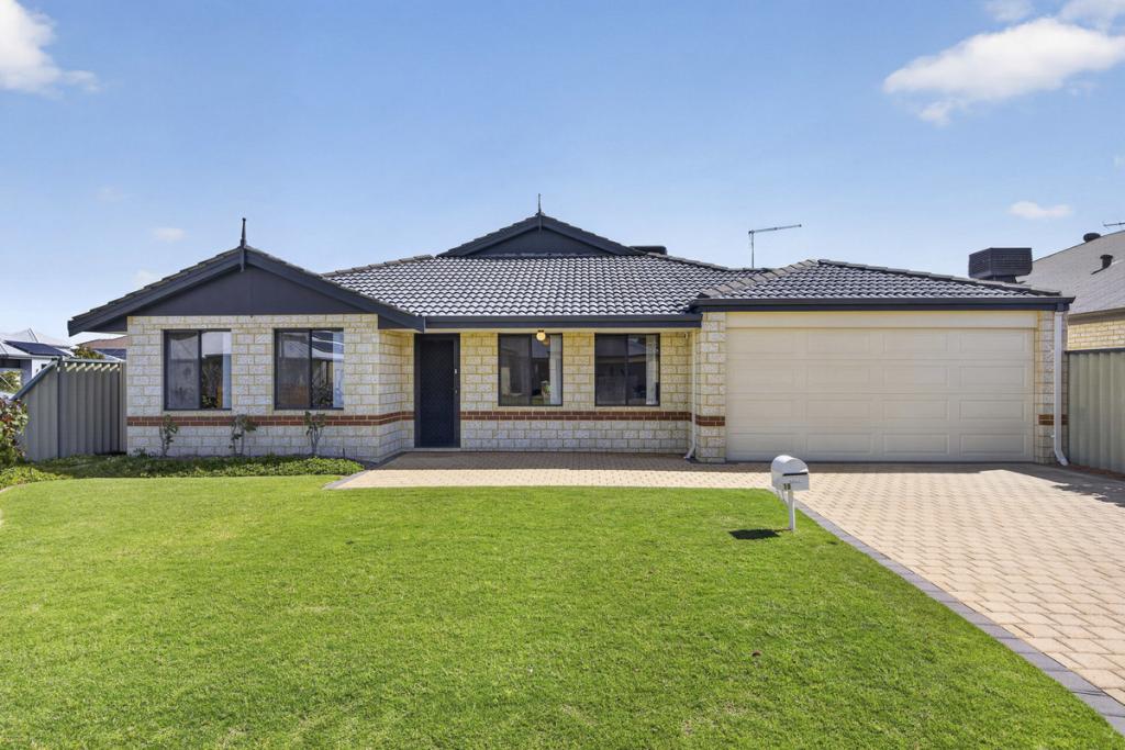 18 KINSALE BEND, PORT KENNEDY, WA 6172