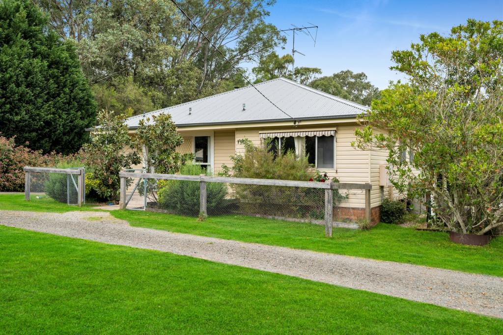 109 Binalong Rd, Belimbla Park, NSW 2570