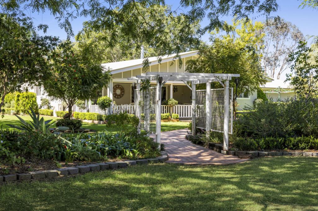 264 E DREWS RD, WESTBROOK, QLD 4350