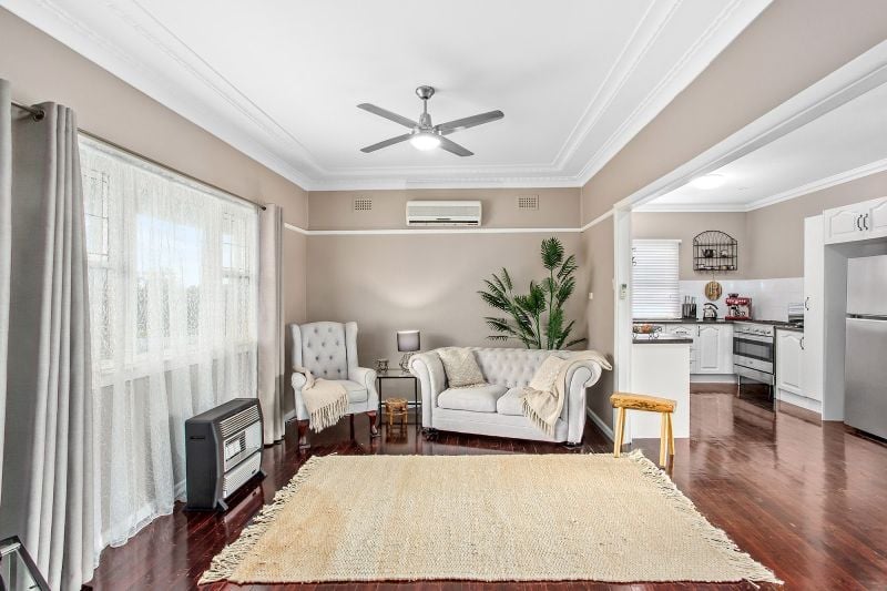 74 Merlin St, The Oaks, NSW 2570