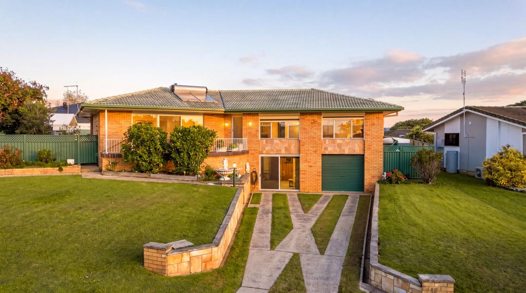 12 ROBERTS DR, SOUTH GRAFTON, NSW 2460