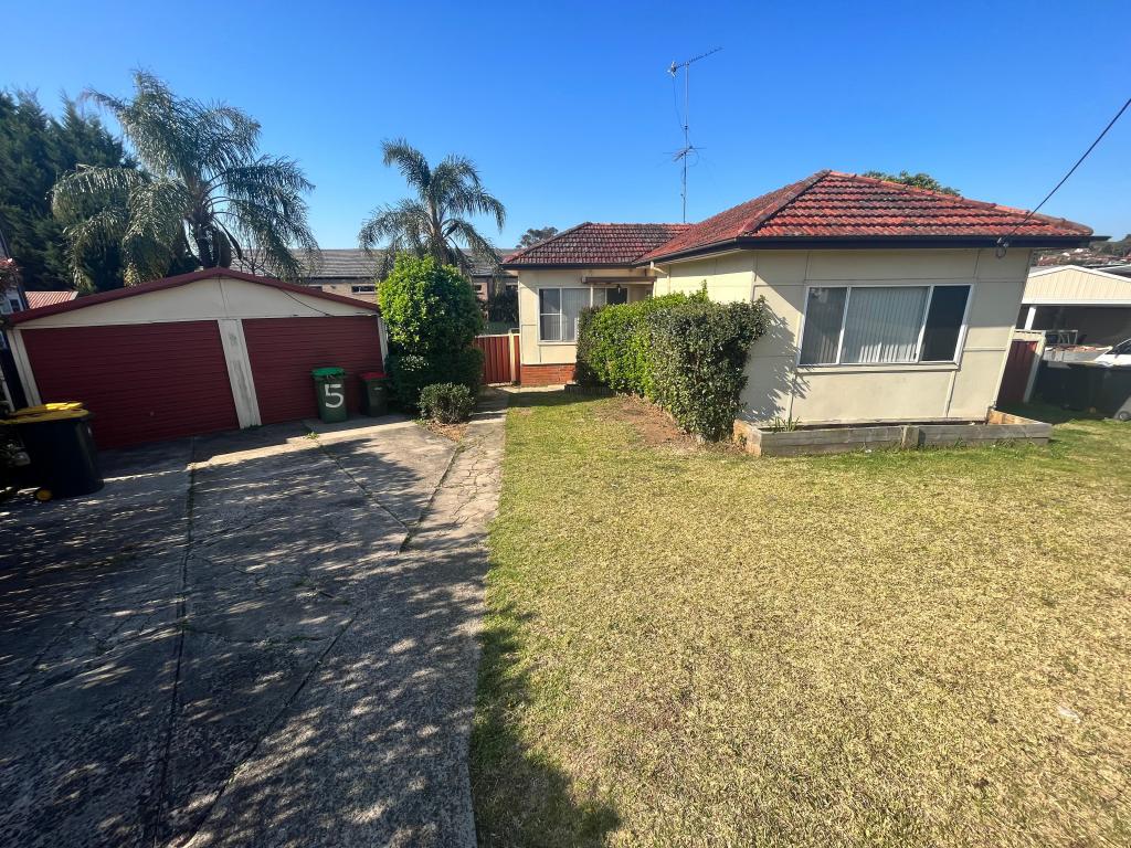 5 Asher Pl, Campbelltown, NSW 2560