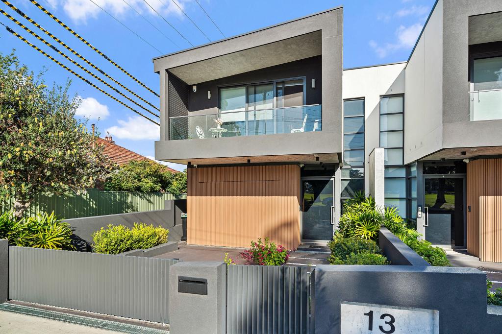 13 Henderson Rd, Bexley, NSW 2207