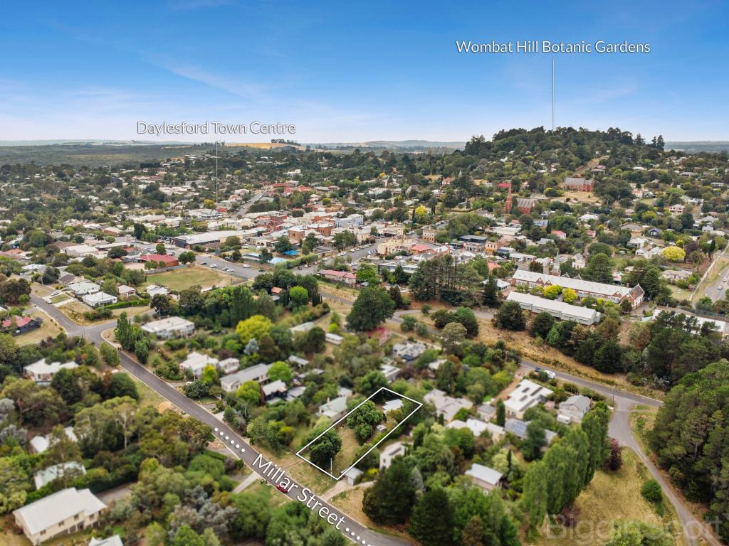 67 MILLAR ST, DAYLESFORD, VIC 3460
