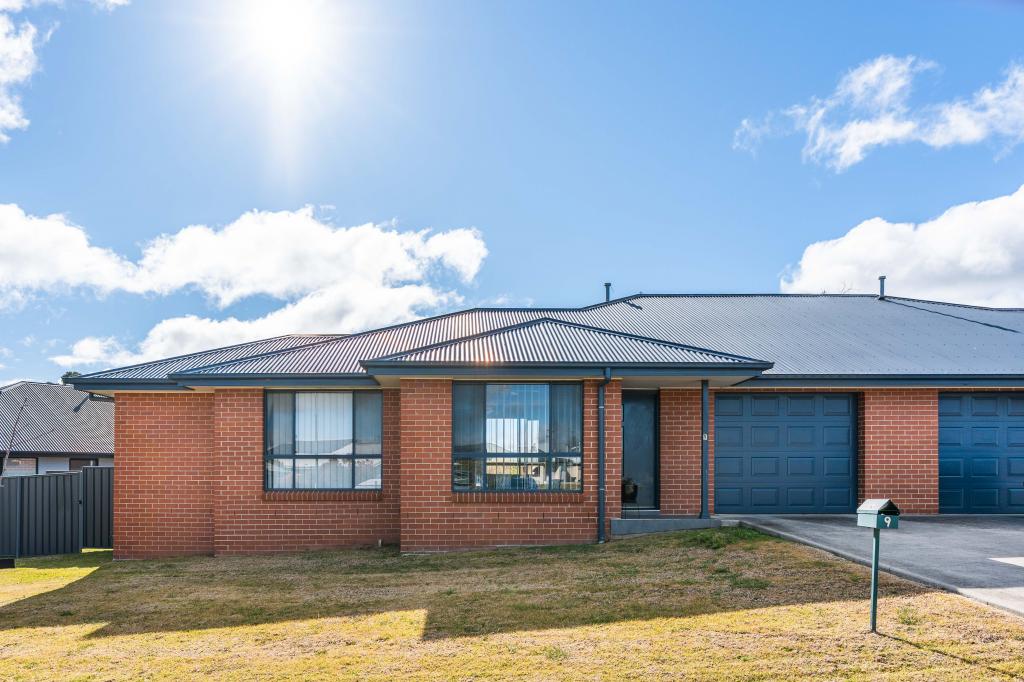 9 The Snowy Way, Orange, NSW 2800