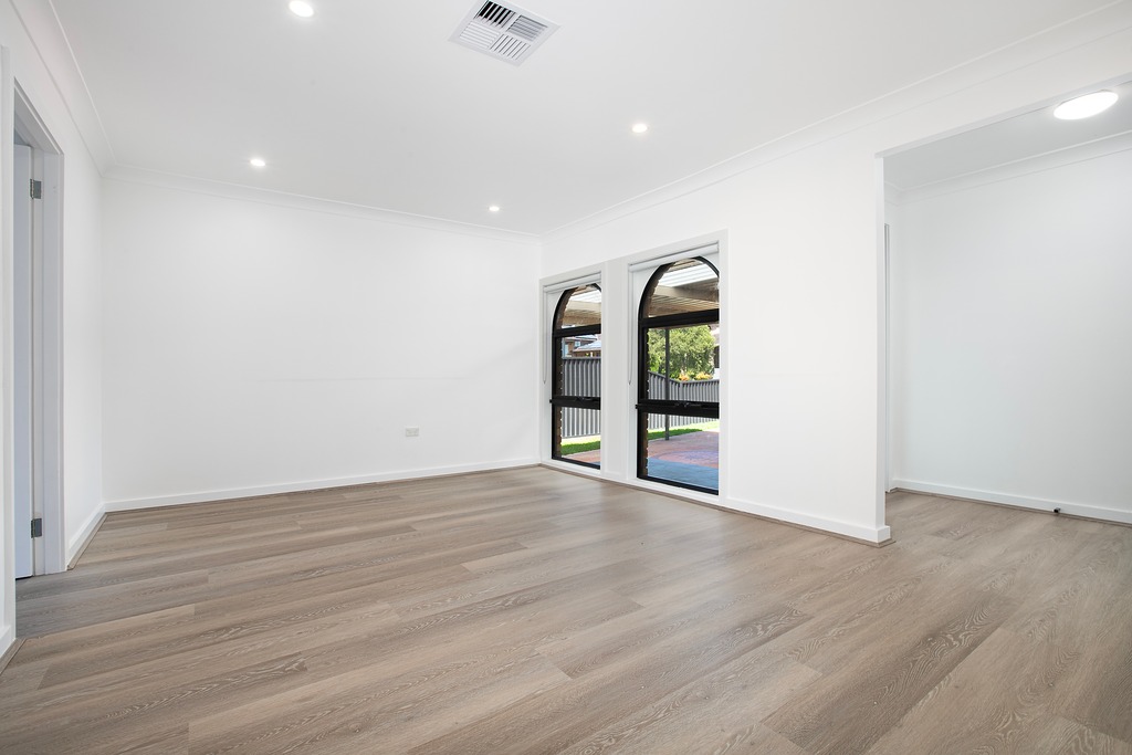 12 Gove Ave, Green Valley, NSW 2168