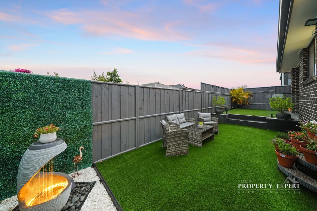 6 Caulfield Pkwy, Box Hill, NSW 2765