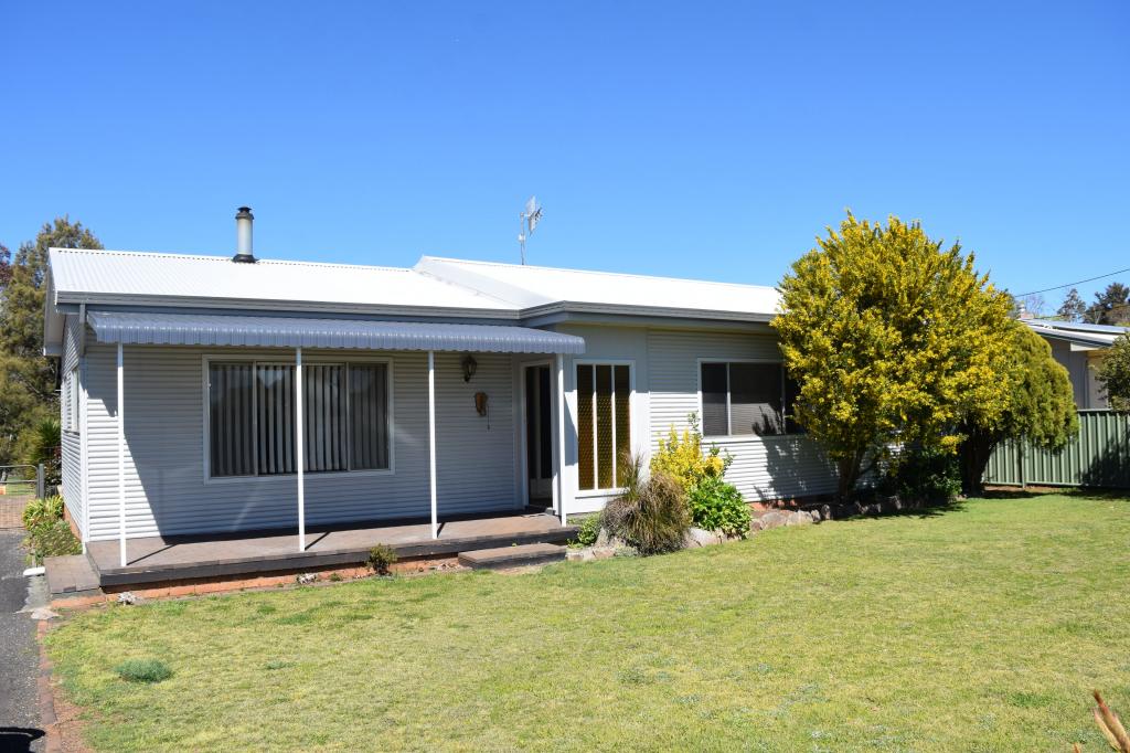 15 Prisk St, Guyra, NSW 2365