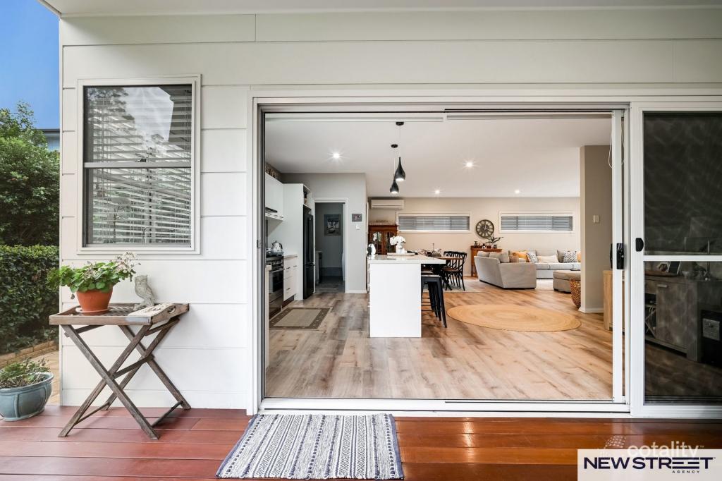 18 Lake Point Way, Murrays Beach, NSW 2281